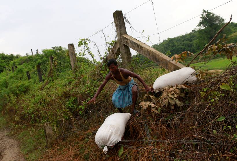 Rohingya muslims, myanmar, rakhine state, bangladesh, rohingya refugee pics, rohingya images, rohingya photos, latest photos from rohingya, rakhine conflict, rohingya muslim photo, myanmar genocide photos, indian express