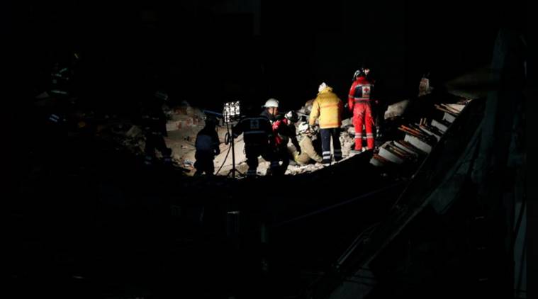mexico earthquake search, mexico earthquake children search, mexico earthquake night search, mexico earthquake schools ruin, mexico earthquake volunteers, world news, indian express news