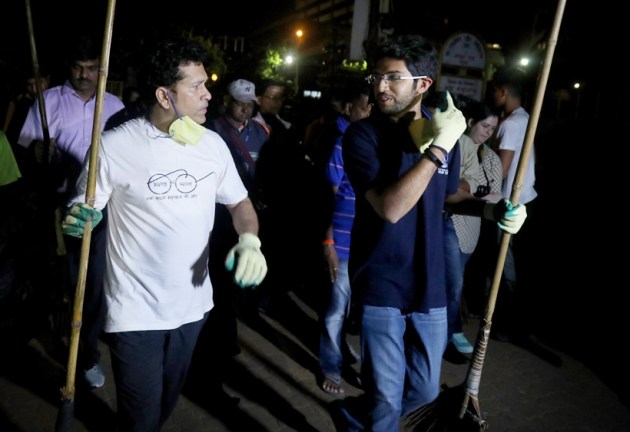 Sachin tendulkar, arjun tendulkar, aditya thackeray, swachh bharat week, swachh bharat campaign, Bandra Fort, mumbai, indian express