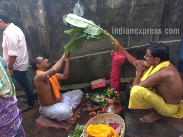 Maha Saptami, Saptami, Saptami Durga puja, Saptami Durga Pujo, durga puja, durga puja 2017, kolkata durga puja, durga puja themes, durga puja unique theme, 2017 durga puja photos, bengal durga puja photos, durga pujo images, durga puja celebrations,