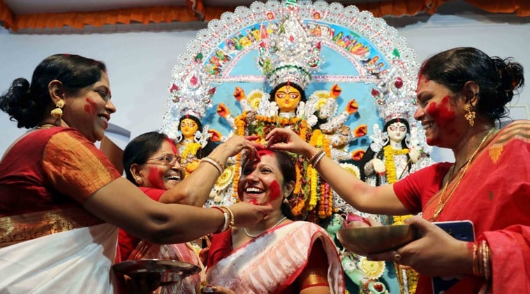 Durga Puja 2017: Beautiful photos of ‘Sindoor Khela’ celebrations in ...