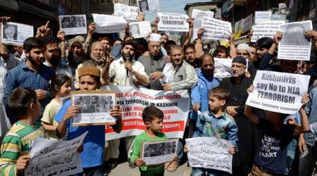 nia raids, srinagar protests, kashmir separatists, nia crackdown, nia on separatists, kashmir, indian express news