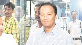 darjeeling unrest, gjm agitation, gorkhaland issue, darjeeling curfew, Bimal Gurung, Binay Tamang, mamata banerjee, darjeeling violence, latest news, indian express