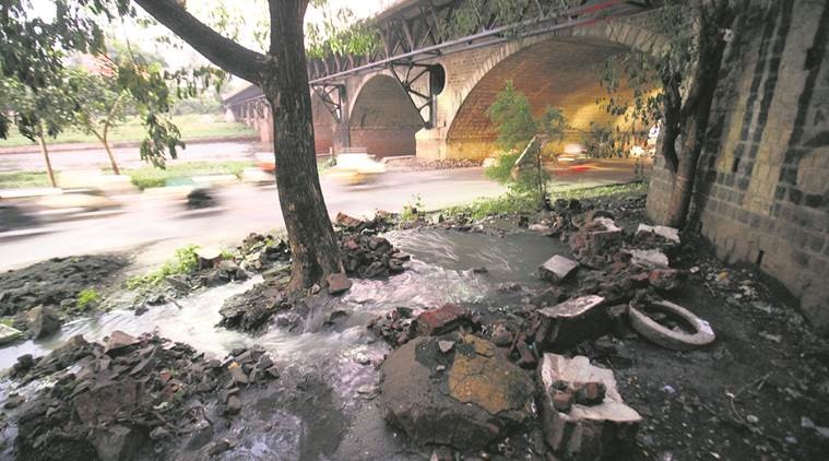At public hearing, 300 Vasai-Virar residents air grievances against drainage facilities