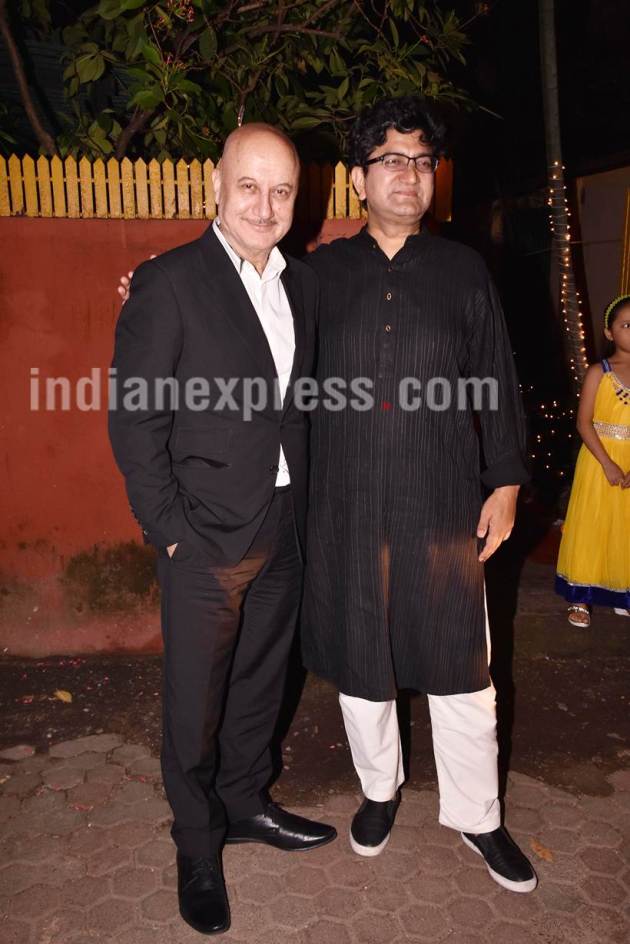 anupam kher, prasoon joshi, anupam kher ftii, prasoon joshi cbfc, diwali party bollywood