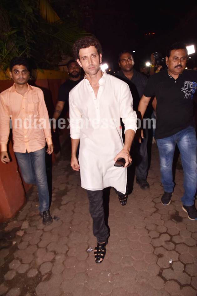 hrithik roshan, hrithik roshan diwali, hrithik roshan images, bollywood diwali party