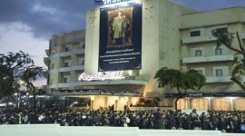 mourners of King Bhumibol Adulyadej, King Bhumibol Adulyadej death, King Bhumibol Adulyadej mourning, thai mourners, indian express news