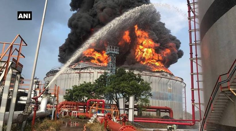 butcher island fire photos, mumbai butcher island, oil tanker fire mumbai, butcher island images, butcher island fire pics, mumbai latest news, indian express