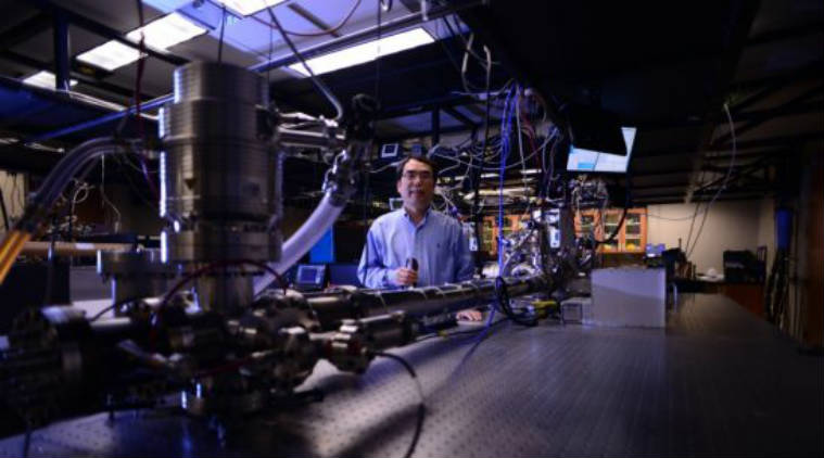 Shortest light pulse, fast-moving electrons, University of Central Florida, attosecond light pulses, spectroscopy, solar power technology, meomery chips, electronics speed, atomic dynamics, smartphone technology 