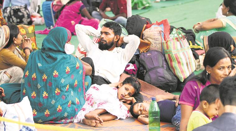 Chhath puja, delhi, Chhath puja celebration, Chhath in delhi, delhi railway station Chhath, indian express news