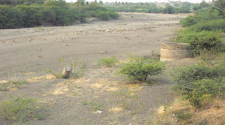 farm loan wiaver, devendra fadnavis, maharashtra farmers, maharashtra loan waivers, maharashtra farmers ghost accounts, maharahstra