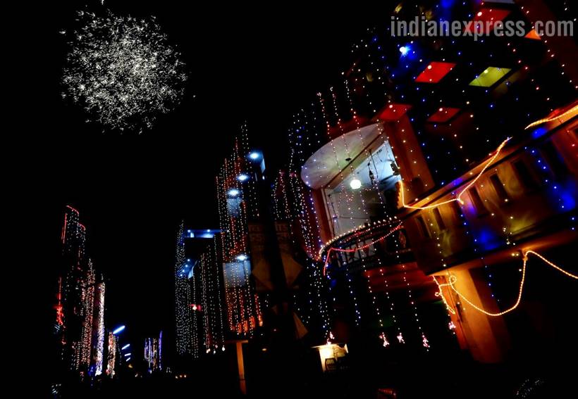 Diwali, Diwali 2017, diwali india, diwali celebrations, diwali images, diwali pictures, deepavali images, deepavali pictures, diwali festival, diwali in Lucknow, diwali in chandigarh, indian express photos, indian express picture gallery, indian express news