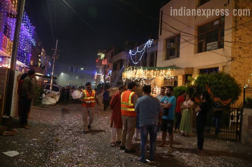 Diwali, Diwali 2017, diwali india, diwali celebrations, diwali images, diwali pictures, deepavali images, deepavali pictures, diwali festival, diwali in Lucknow, diwali in chandigarh, indian express photos, indian express picture gallery, indian express news