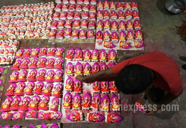 Diwali 2017, Deepawali 2017, Diwali celebration, Deepawali celebration, Dhanteras, Narak Chaturdasi, Bhai Dooj, Indian express, Indian express news