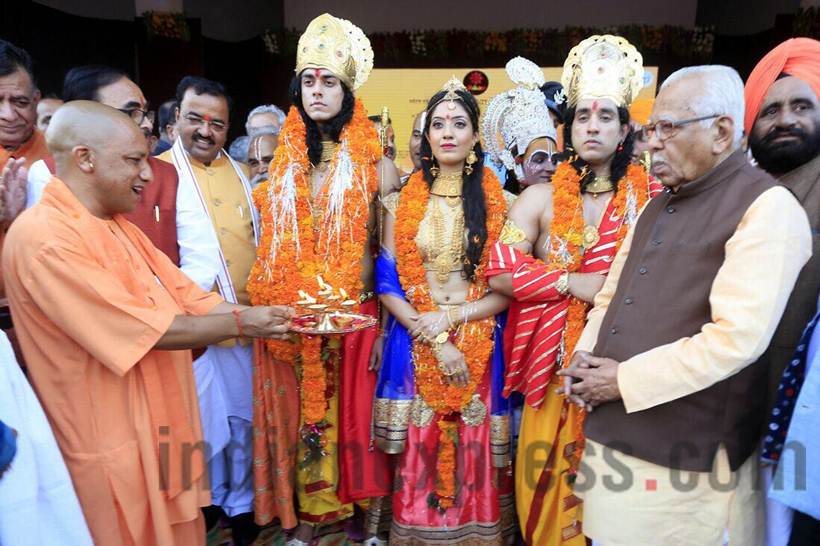 Yogi Adityanath, Diwali, Diwali 2017, Uttar Pradesh, Ayodhya, Ayodhya deepotsav, Ram rajya, Ayodhya grand diwali celebration, lord rama, yogi adityanath in ayodhya, Ayodhya photos, diwali photos, deepotsav photos, indian express photos