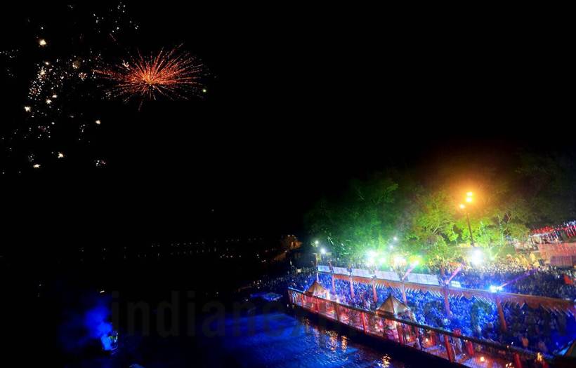 Yogi Adityanath, Diwali, Diwali 2017, Uttar Pradesh, Ayodhya, Ayodhya deepotsav, Ram rajya, Ayodhya grand diwali celebration, lord rama, yogi adityanath in ayodhya, Ayodhya photos, diwali photos, deepotsav photos, indian express photos