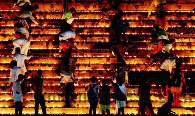 Yogi Adityanath, Diwali, Diwali 2017, Uttar Pradesh, Ayodhya, Ayodhya deepotsav, Ram rajya, Ayodhya grand diwali celebration, lord rama, yogi adityanath in ayodhya, Ayodhya photos, diwali photos, deepotsav photos, indian express photos