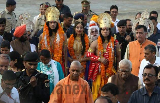 Yogi Adityanath, Diwali, Diwali 2017, Uttar Pradesh, Ayodhya, Ayodhya deepotsav, Ram rajya, Ayodhya grand diwali celebration, lord rama, yogi adityanath in ayodhya, Ayodhya photos, diwali photos, deepotsav photos, indian express photos