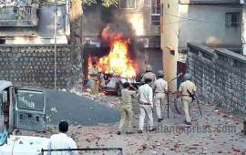 gujarat interrogation death photos, gujarat farmer death pictures, interrogation death protest pictures, gujarat village violence, stone pelting, farmer interrogation death pics, gujarat violence pics, interrogation death protest pictures, indian express