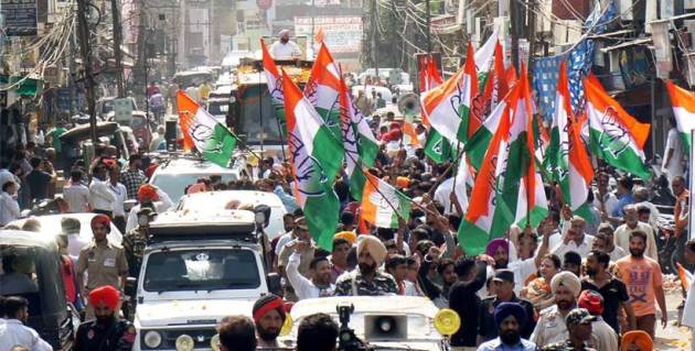 amarinder singh, gurdaspur polls 2017 photos, gurdaspur pics, gurdaspur election images, punjab congress pictures, gurdaspur bypoll photo, congress win in gurdaspur, sunil jakhar, navjot singh sidhu pics, punjab gurdaspur election, indian express