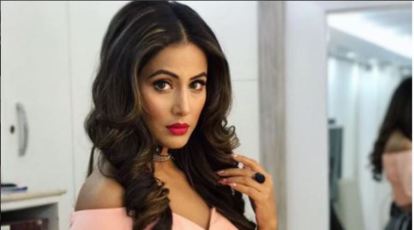 Hina Khan Shows Off Deep Cleavage in a Sexy Golden Top! Watch This