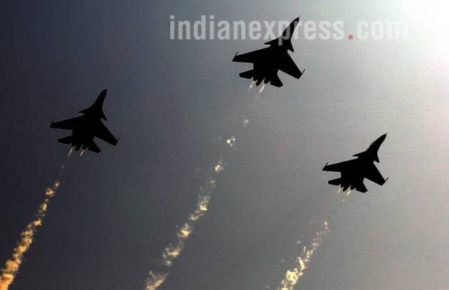expressway IAF jets, emergency landing pics, Agra-Lucknow Expressway photos, expressway pics, sukhoi photos