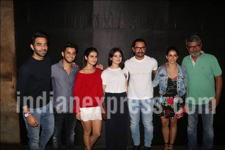 secret supertsar screening, dangal team, sanya malhotra, fatima sana shaikh, secret superstar screening images 