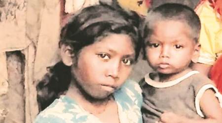 starvation death, jharkhand village, malnutrition, aadhaar card, ration without aadhaar card, child hunger, santoshi, 11 yr old girl dies of starvation, aadhaar card starvation death, icds, indian express