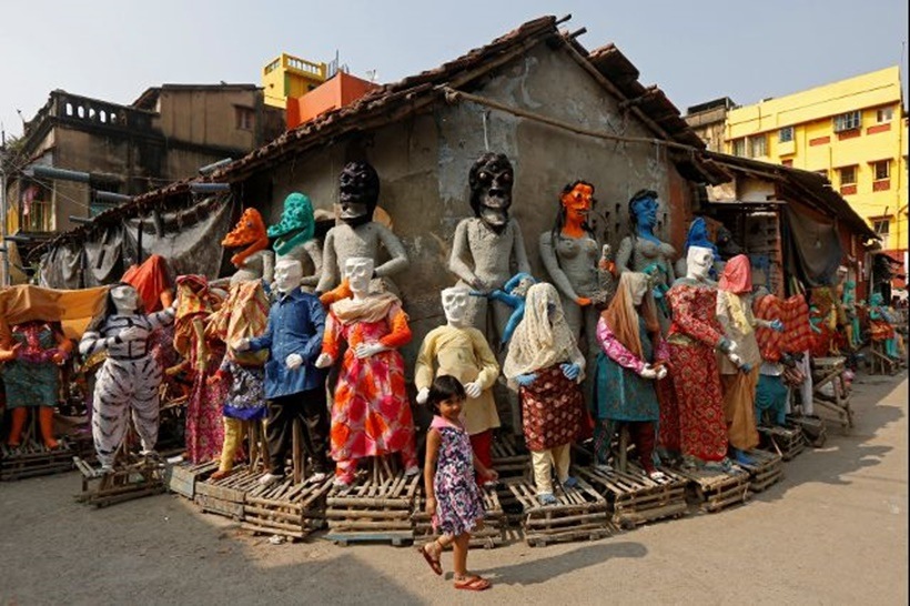 kali puja, kali puja photos, kali puja images, diwali photos, deepavali photos, diwali kali puja, kolkata kali puja, brngal kali puja photos, kalighat kali, dakshineswar kali temple, indian festivals, indian express