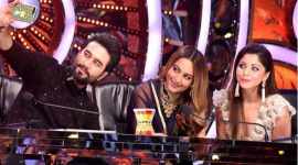 Kanika Kapoor, Kanika Kapoor om shanti om, Kanika Kapoor television show, Kanika Kapoor star bharat