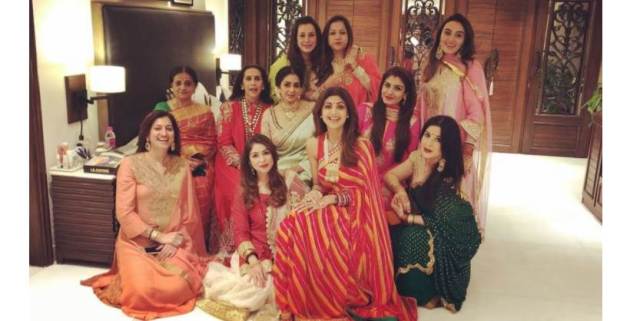 karva chauth, shilpa shetty karva chauth, karwa chauth, karva chauth 2017, karwa chauth 2017, karva chauth photos, karva chauth images, karva chauth celebrations, karva chauth women celebrating, karva chauth women vrat, karva chauth fasting, indian express, indian express news