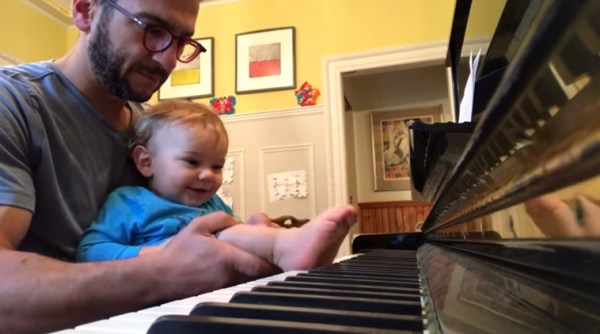 funny videos, funny children videos, kid playing piano with foot, kid playing with foot, indian express, indian express news