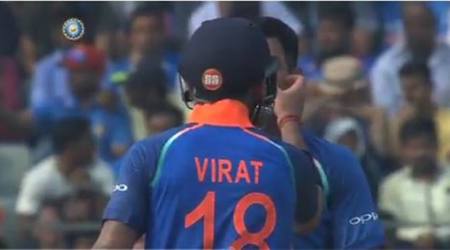 dhoni kohli bromance, virat kohli, mahendra singh dhoni, dhoni, kohli, india vs new zealand, ind vs nz, cricket, sports news, indian express