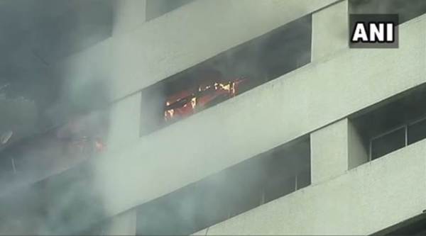 Kolkata fire, SBI office fire, Kolkata SBI office fire, SBI, Jeevan Sudha building, Jawaharlal Nehru Road, Kolkata fire, Kolkata fire updates, Kolkata SBI office fire casualities, Kolkata news, West Bengal news, indian express news