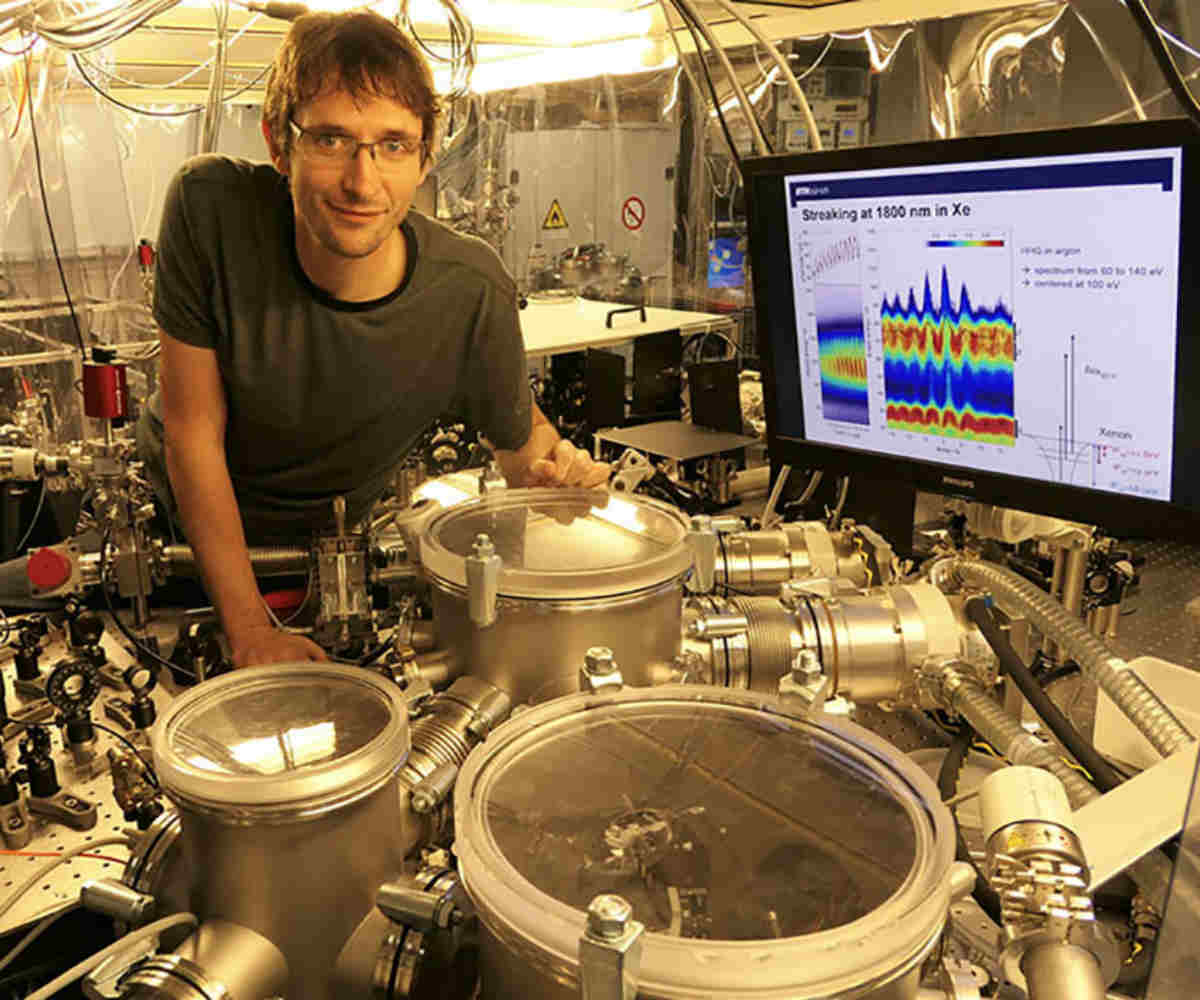 X-rays, laser pulse, shortest laser pulse, ETH Zurich, molecule rotation, atom vibration, electron movement, chemical bonds, solar cells, attosecond laser spectroscopy, excitation by sunlight, electricity generation, chemical reaction intervention, detailed images, wider X-ray spectrum