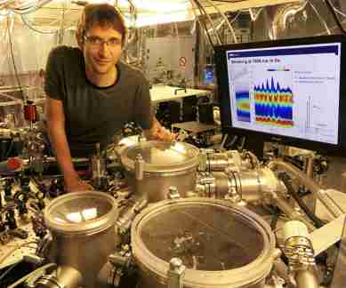 X-rays, laser pulse, shortest laser pulse, ETH Zurich, molecule rotation, atom vibration, electron movement, chemical bonds, solar cells, attosecond laser spectroscopy, excitation by sunlight, electricity generation, chemical reaction intervention, detailed images, wider X-ray spectrum
