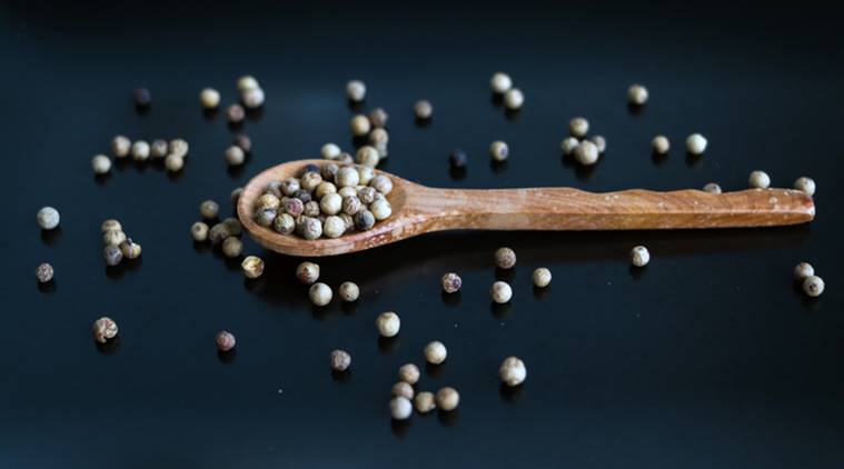 White pepper, white pepper health benefits, white pepper for eyesight, white pepper scrub, safed mirch for eyesight, safed mirch uses, indian express, indian express news