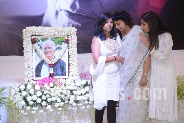 Shah Rukh Khan, Shah Rukh Khan kundan shah, srk, Kundan Shah, Kundan Shah dead, Kundan Shah's prayer meet, Kundan Shah prayer meet photos