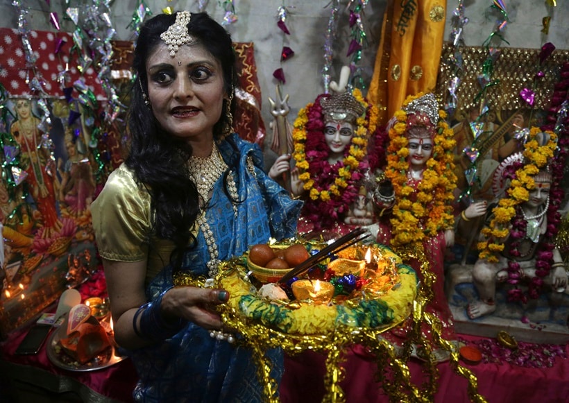 Diwali 2017, Diwali,शुभ दीपावली, शुभ दीपावली 2017, diwali greetings, diwali photos, Deepawali 2017, Diwali celebration, Deepawali celebration, Dhanteras, Narak Chaturdasi, Bhai Dooj, Indian express, Indian express news, Diwali image, diwali photos, deepavali images, deepavali photos