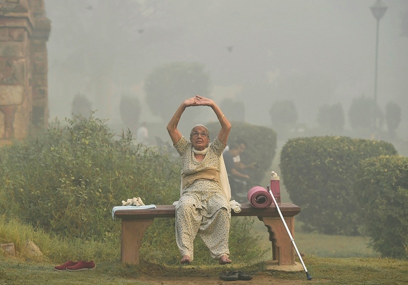 delhi air pollution, Diwali 2017, Delhi air quality, Delhi chokes, Delhi smog, smog, firecrackers ban, Supreme Court ban on crackers, #CrackerBanHitOrMiss, diwali pollution, delhi pollution, mumbai pollution