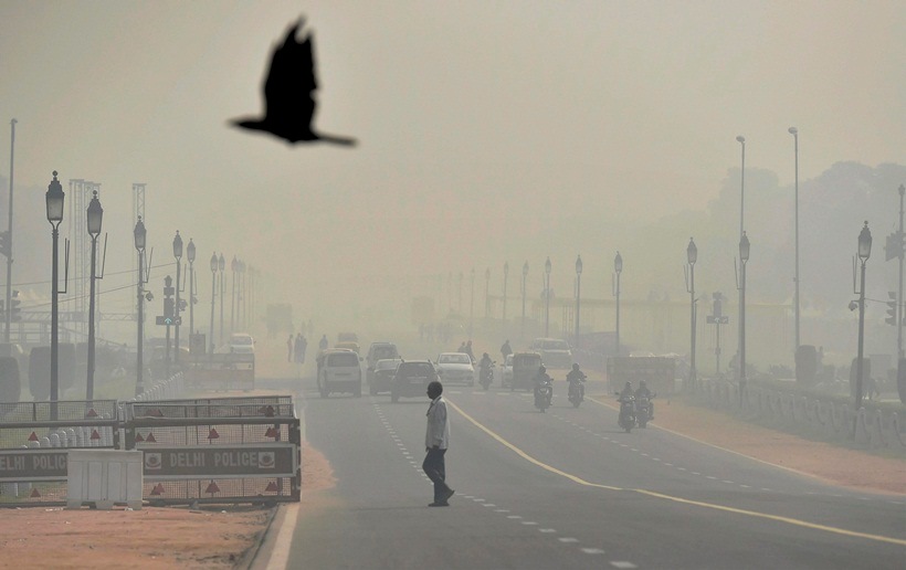 delhi air pollution, Diwali 2017, Delhi air quality, Delhi chokes, Delhi smog, smog, firecrackers ban, Supreme Court ban on crackers, #CrackerBanHitOrMiss, diwali pollution, delhi pollution, mumbai pollution