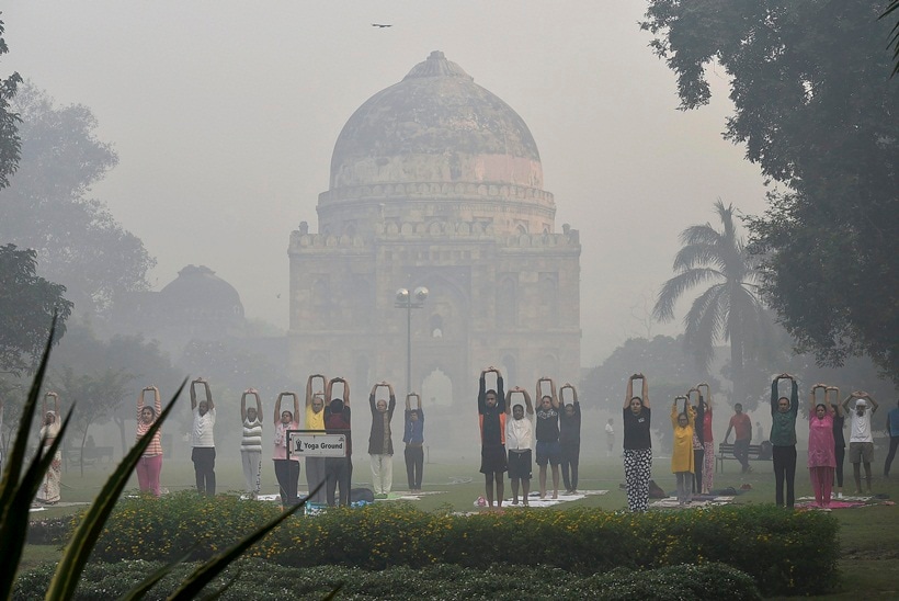 delhi air pollution, Diwali 2017, Delhi air quality, Delhi chokes, Delhi smog, smog, firecrackers ban, Supreme Court ban on crackers, #CrackerBanHitOrMiss, diwali pollution, delhi pollution, mumbai pollution