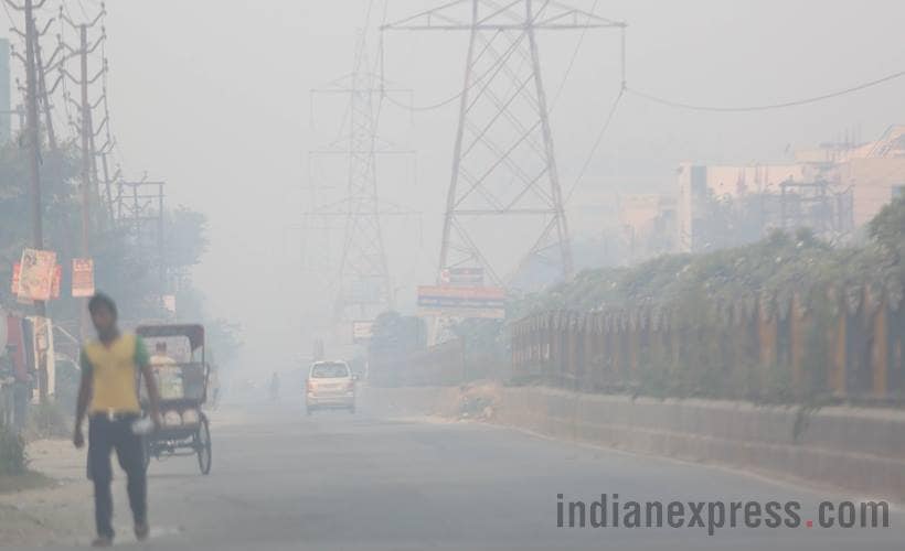 delhi air pollution, Diwali 2017, Delhi air quality, Delhi chokes, Delhi smog, smog, firecrackers ban, Supreme Court ban on crackers, #CrackerBanHitOrMiss, diwali pollution, delhi pollution, mumbai pollution