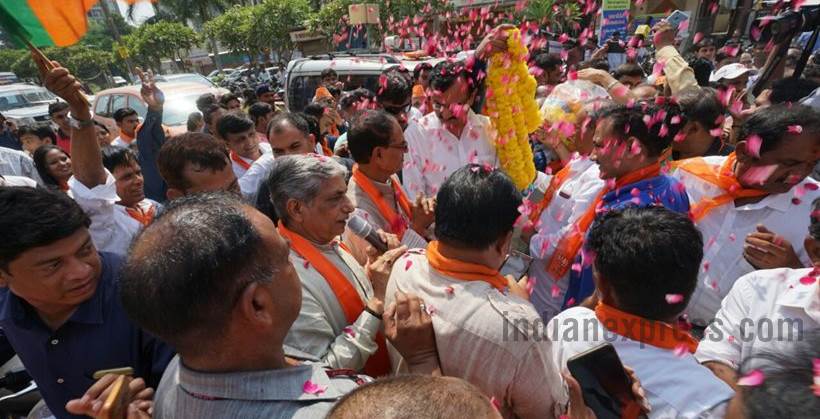 shivraj singh chouhan photos, shivraj chouhan gujarat visit images, bjp, bjp gujarat gaurav yatra pictures, madhya pradesh, mp cm in gujarat, chouhan gujarat pics, shivraj chouhan gujarat pictues, ankleshwar, bjp poll campaign, indian express