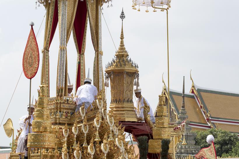 thai king funeral photos, thailand photos, bangkok, thailand king funeral procession images, thailand royal funeral pics, late thai king pics, thailand culture, Bhumibol Adulyadej thai king, thailand king death, indian express