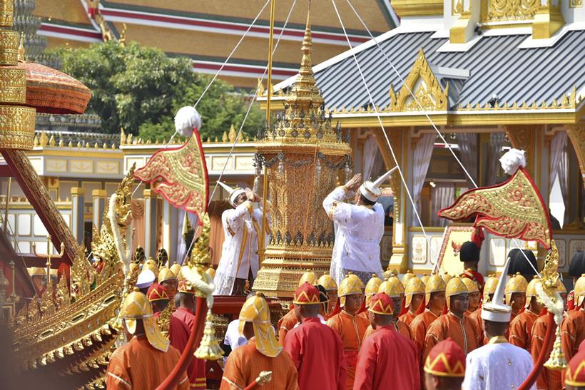 thai king funeral photos, thailand photos, bangkok, thailand king funeral procession images, thailand royal funeral pics, late thai king pics, thailand culture, Bhumibol Adulyadej thai king, thailand king death, indian express