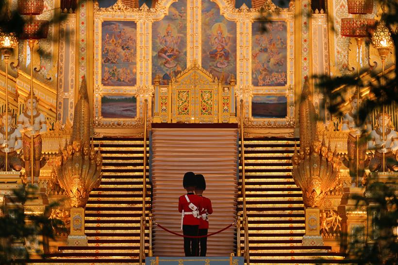 thai king funeral photos, thailand photos, bangkok, thailand king funeral procession images, thailand royal funeral pics, late thai king pics, thailand culture, Bhumibol Adulyadej thai king, thailand king death, indian express