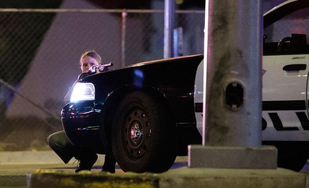 Las Vegas Shotting, Las Vegas, Mandalay Bay Casino, Las Vegas shooting pictures, Vegas shooting pictures, music event shooting, US Shooting, donald trump, Indian Express gallery, World News, Indian express