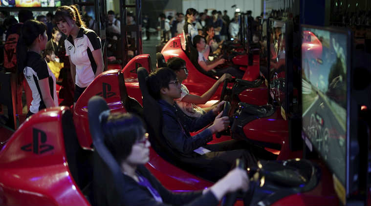 Video games, gamer brain activity, Ruhr University Bochum, brain MRI, weather prediction cue cards, cue card combinations, questionnaire analysis, hippocampus, gamer memory, gamer response, memory performance 