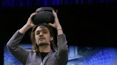 Virtual reality, mouth gestures VR, VR head-mounted device, Binghamton University, real-time VR interaction, face-to-face communications, VR medical applications